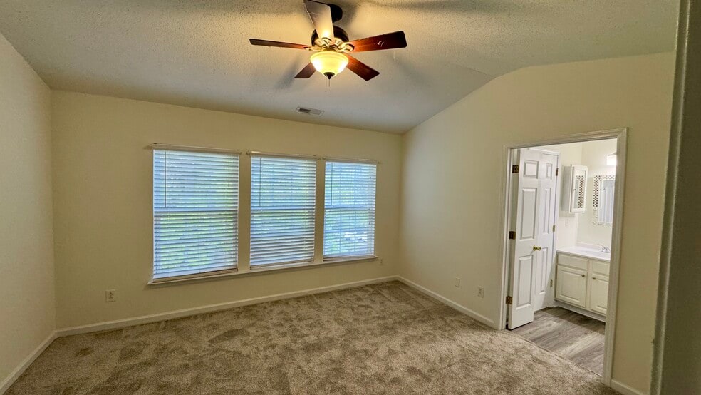 Master Bedroom - 213 Canyon Lake Cir
