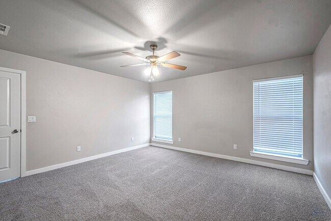 Building Photo - 1306 E 94th St