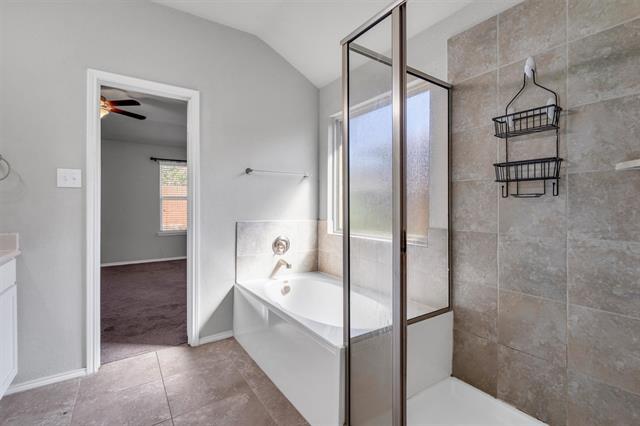 Building Photo - 4080 Serene Dr