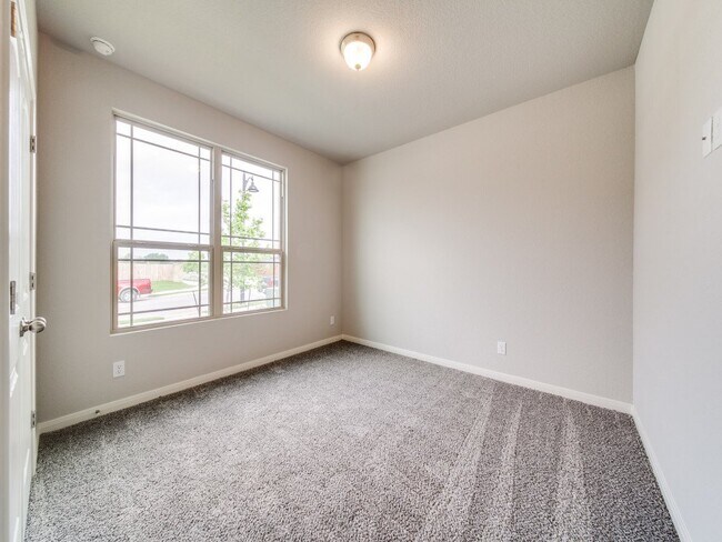 Building Photo - 205 Stag Way