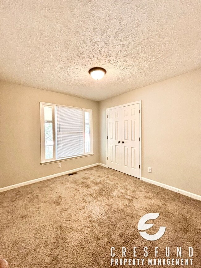 Building Photo - 7 MINUTES FROM INTERSTATE! Adorable 3 Bed Two Bath in Raeford - Ready for Move In TODAY!