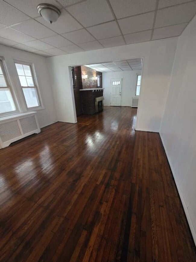 Building Photo - 647 Edgewood Ave