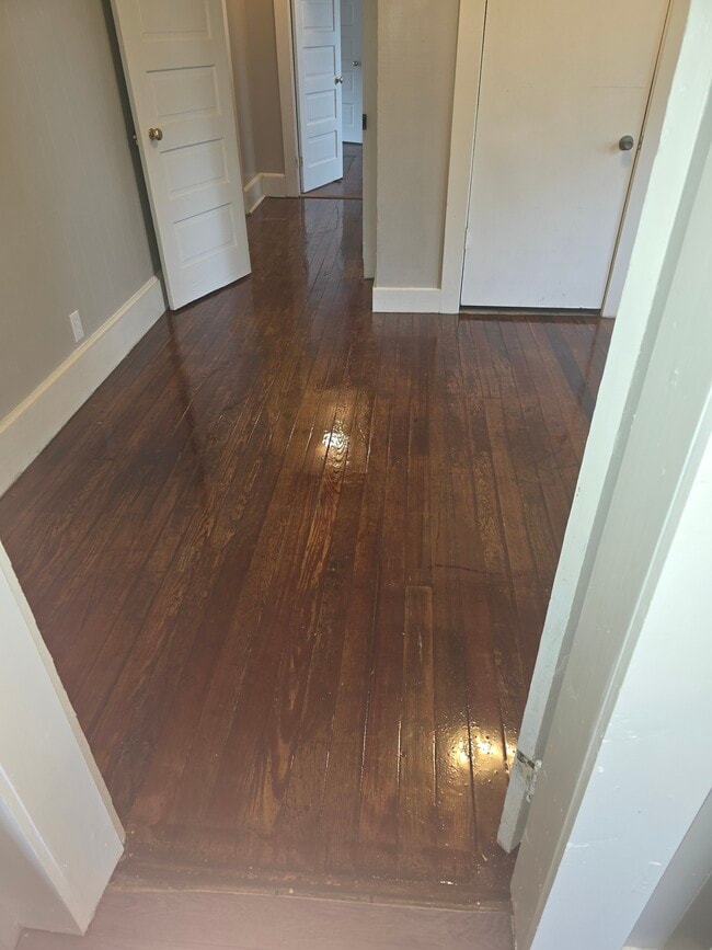 Building Photo - 3042 Main St