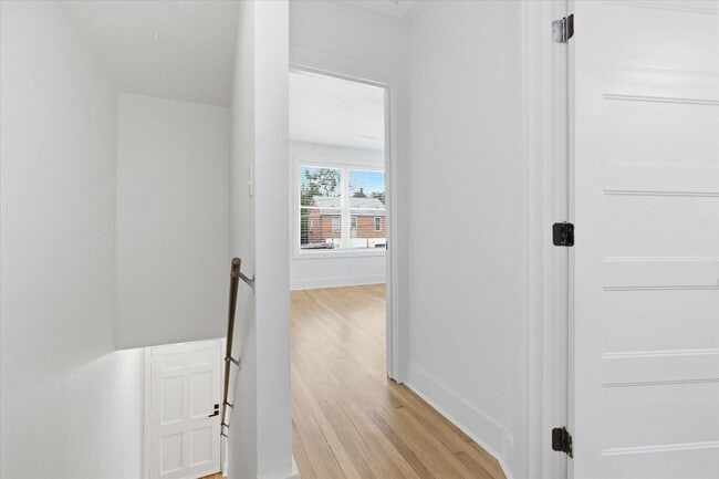 Building Photo - 421 E Jennings St