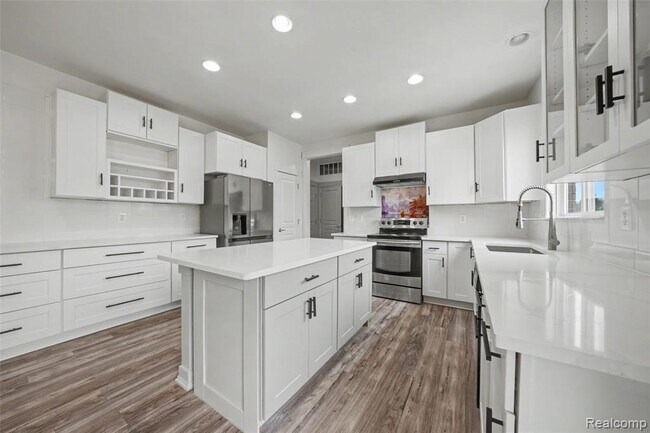 Building Photo - 49184 Gracechurch Rd
