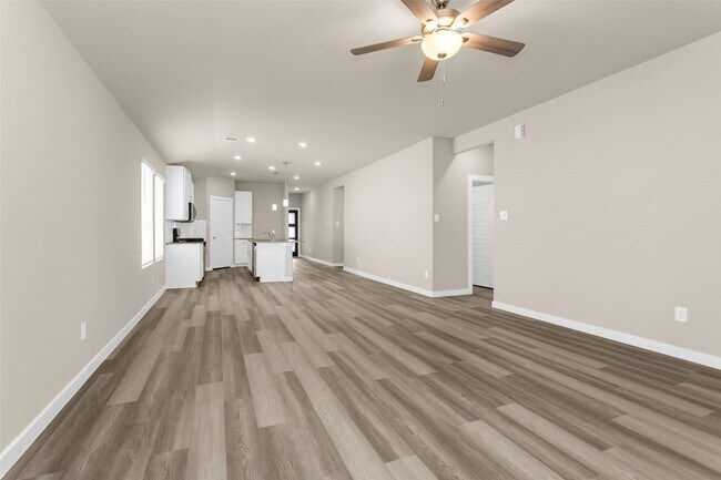 Building Photo - 18095 Martin Pines Dr