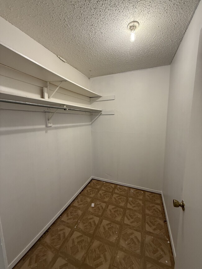 Building Photo - 4860 Chesterwood Ct