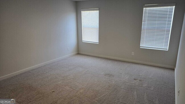 Building Photo - 17 Founders Dr