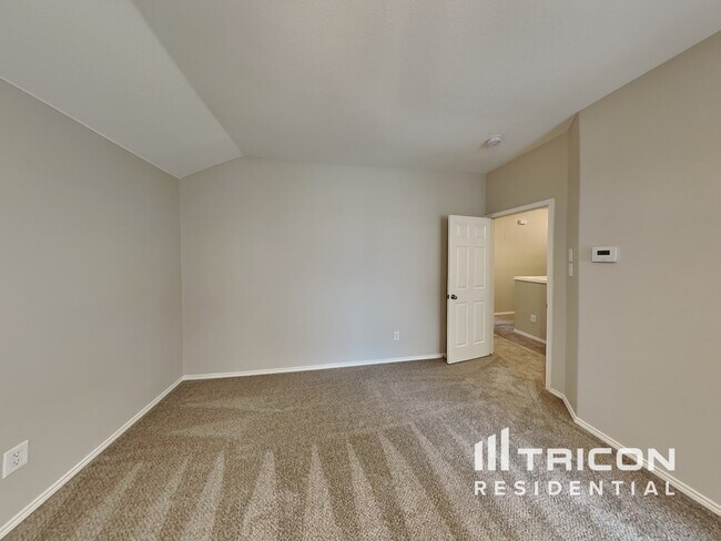 Building Photo - 1470 Waldrop Dr