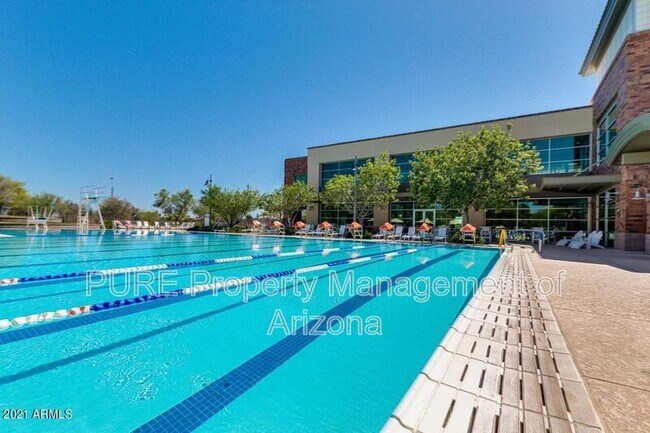 Building Photo - 3602 N Barrington Dr