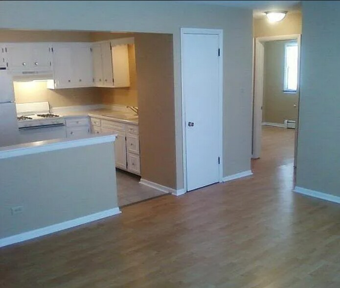 Building Photo - 4337 Prescott Ave
