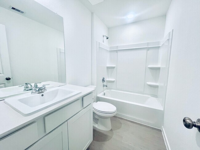 Building Photo - 3090 Mallorca Dr