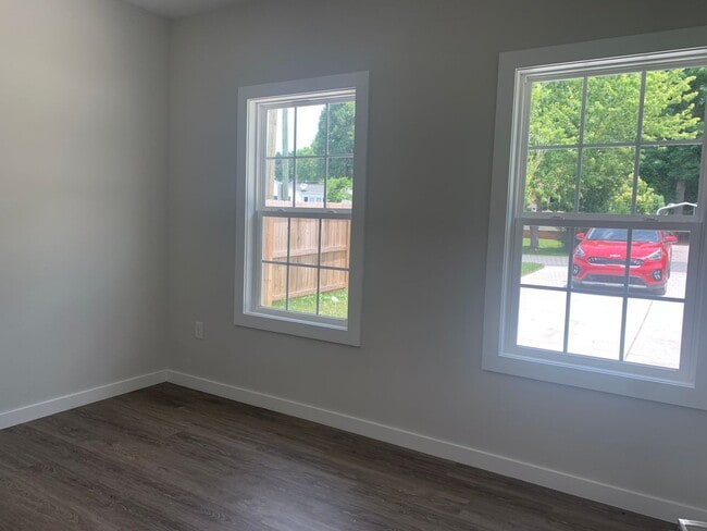 Building Photo - Beautiful Two Bedroom Duplex in Gastonia!