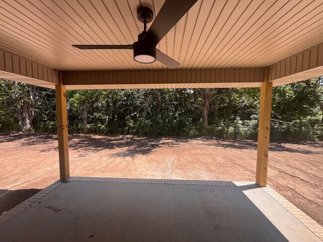 Building Photo - Beautiful, brand-new, 3-bedroom, 2-bath home in Nixa with a 3-car garage.