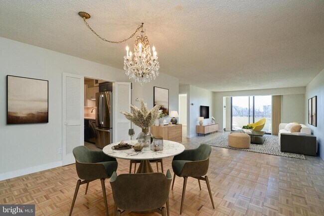 Building Photo - 1800 Old Meadow Rd