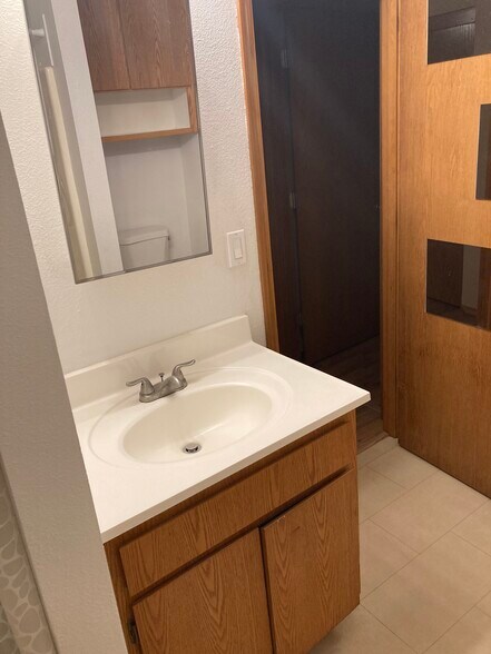 Building Photo - 104 Mill St