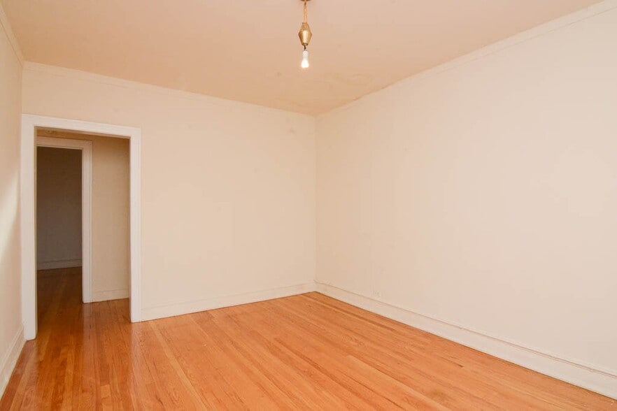 Building Photo - 1030 Dempster St