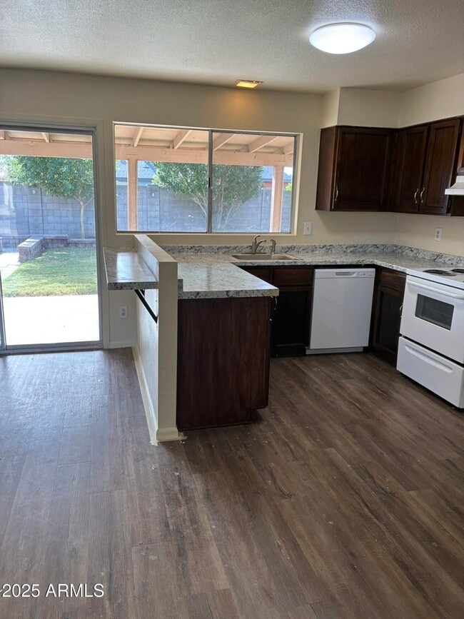 Building Photo - 2205 W Curry St