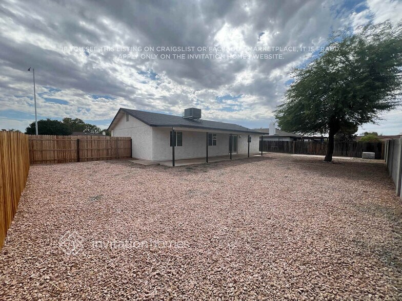 Building Photo - 1014 S Nina Cir