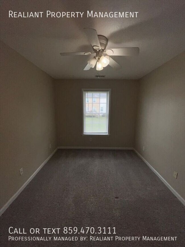 Building Photo - 229 Ridgewood Dr