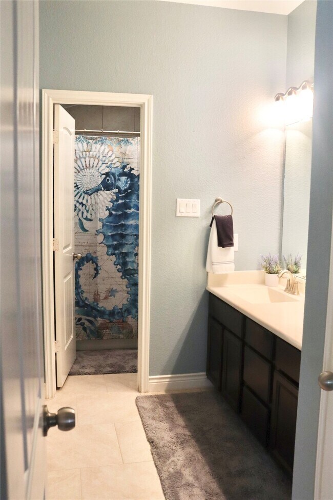 Building Photo - 5627 S Denham Ridge Ln