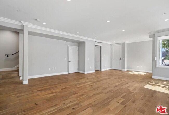 Building Photo - 1283 Havenhurst Dr