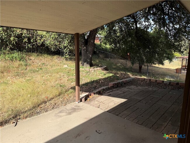 Building Photo - 916 Whirlaway Dr