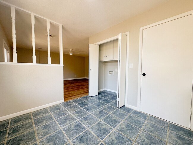 Building Photo - 3bd/2ba Fayetteville Home Available!