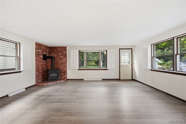 Building Photo - 259 California Dr