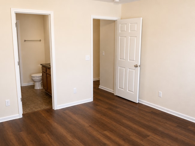 Building Photo - 24 Miller Park Cir