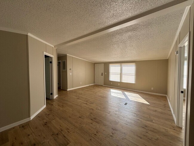 Building Photo - 135 Neighbors Dr