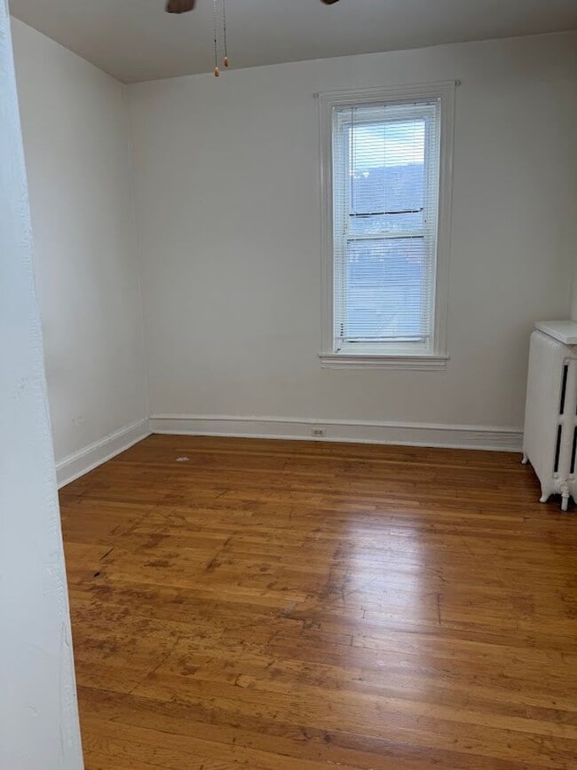 Building Photo - 1830 Perkiomen Ave