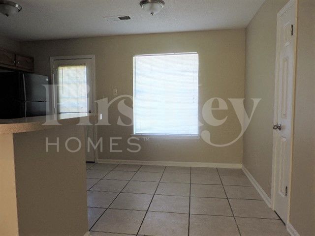 Building Photo - 4344 Cleopatra Dr
