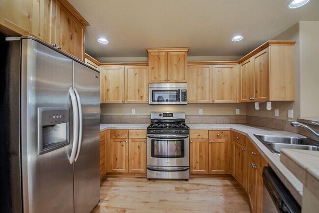 Building Photo - 20469 Brentwood Ave
