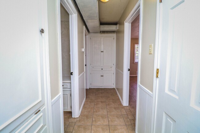 Building Photo - 1310 65th Dr