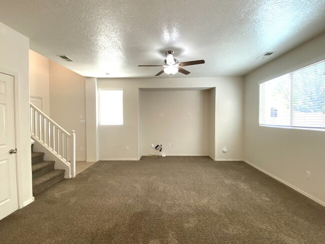 Building Photo - GATED COMMUNITY - 2 Story Townhouse - All BR Upper Level