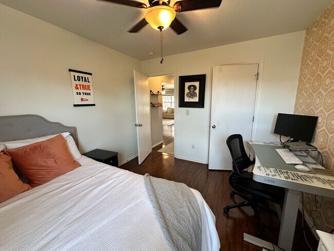 Building Photo - For Rent: Charming 3 Bed, 2 Bath Home in M...