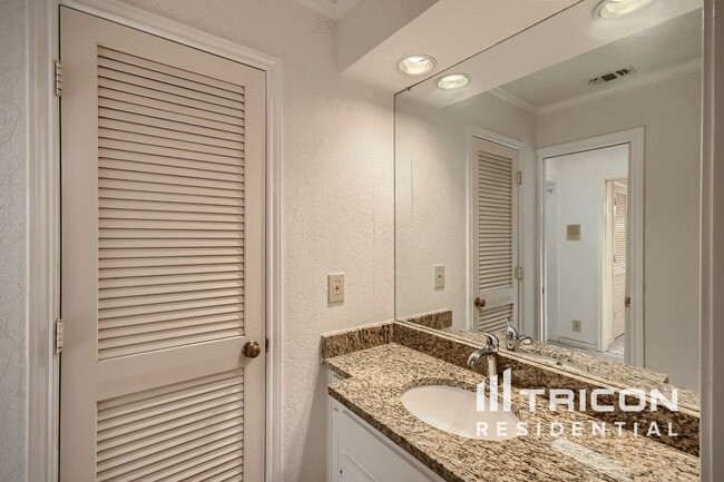 Building Photo - 830 Mill Creek Cir
