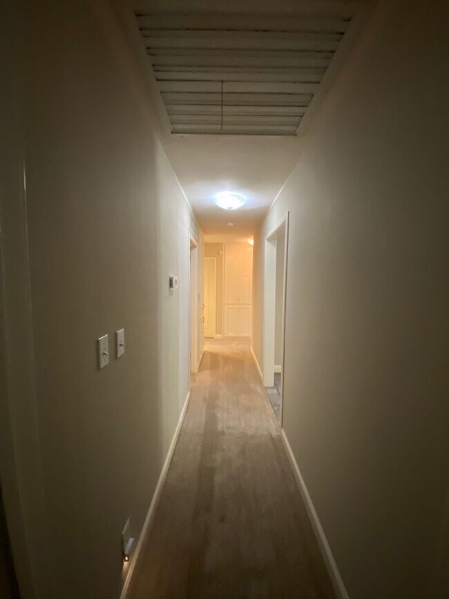 Building Photo - Spacious home in Green Acres coming soon!