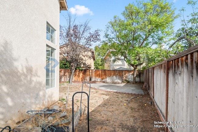 Building Photo - 514 Issac Ct