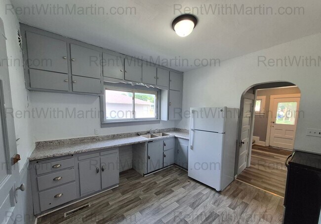 Building Photo - 310 N Frederick Ave