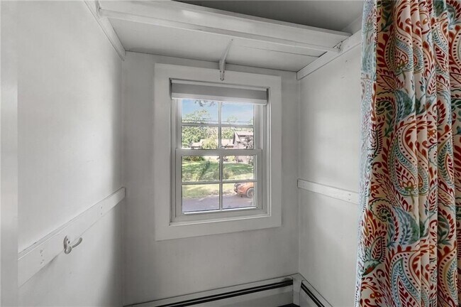 Building Photo - 225 Waldron Ave