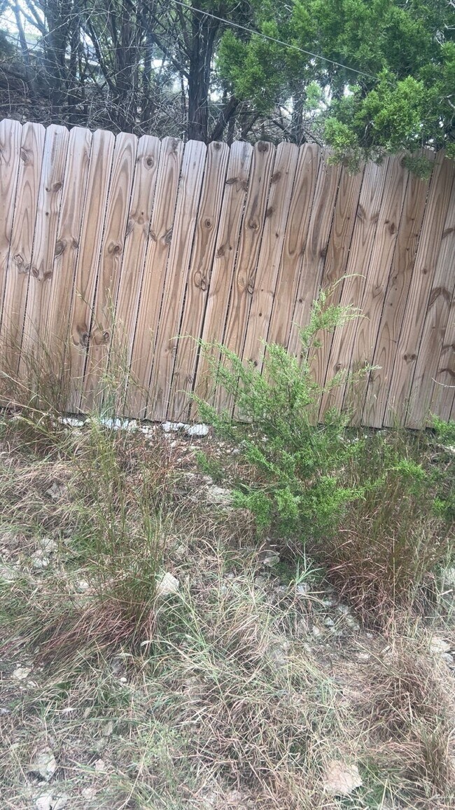 Building Photo - 2675 Golf Dr