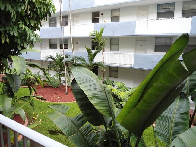 Building Photo - 1801 S Treasure Dr