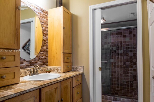 Building Photo - 2018 SE 27th Dr