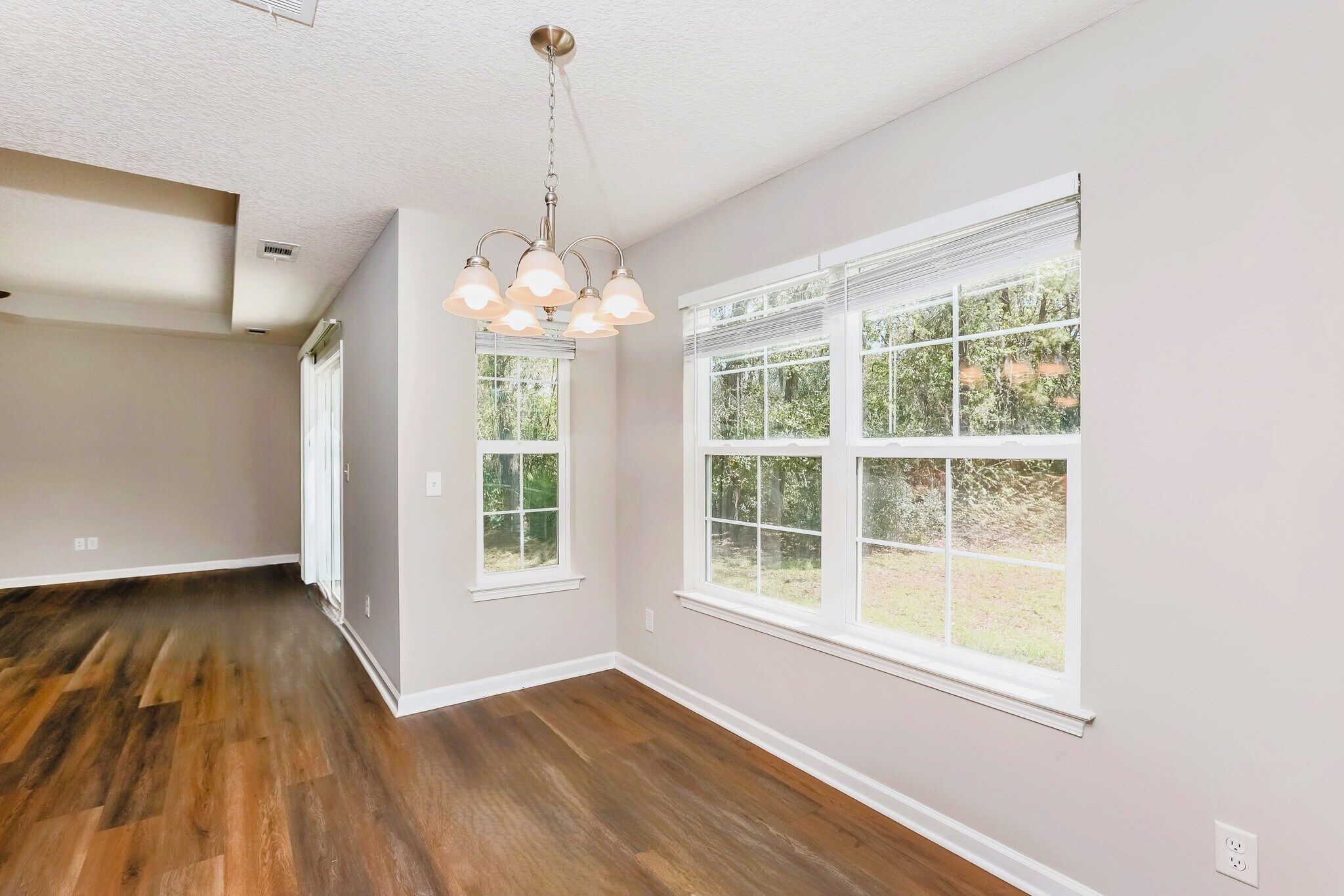 Building Photo - 160 Callie Cir