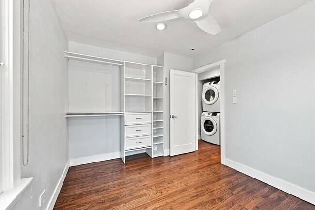 Building Photo - $2,440.95 with $300 off the first month's rent, 2 Beds - 1 Bath, Single Family Home in Denver wit...