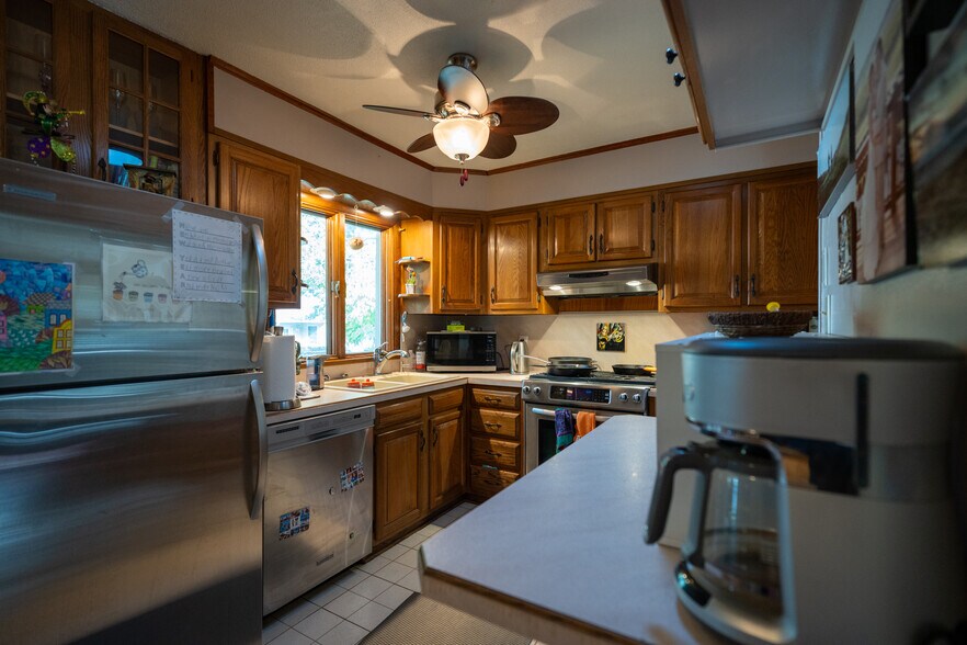 Kitchen - 316 Russelcroft Rd