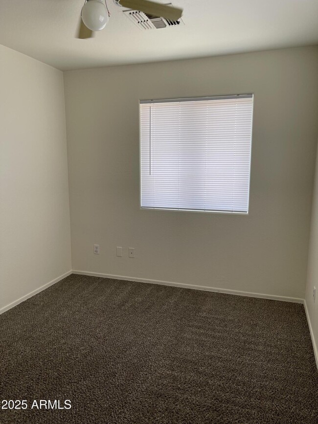 Building Photo - 2526 W Ocotillo Rd