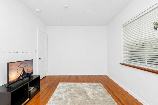 Building Photo - 5760 SW 51st St